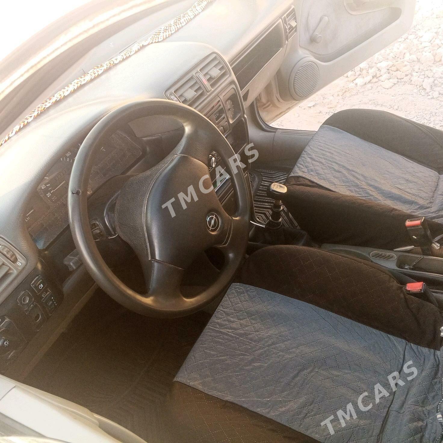 Opel Vectra 1992 - 36 000 TMT - Байрамали - img 7