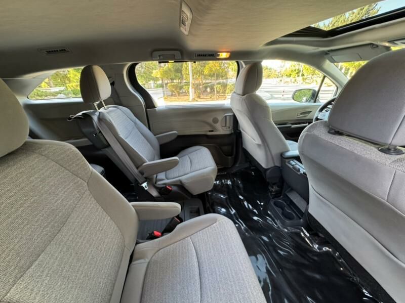 Toyota Sienna 2021 - 465 000 TMT - Ашхабад - img 8