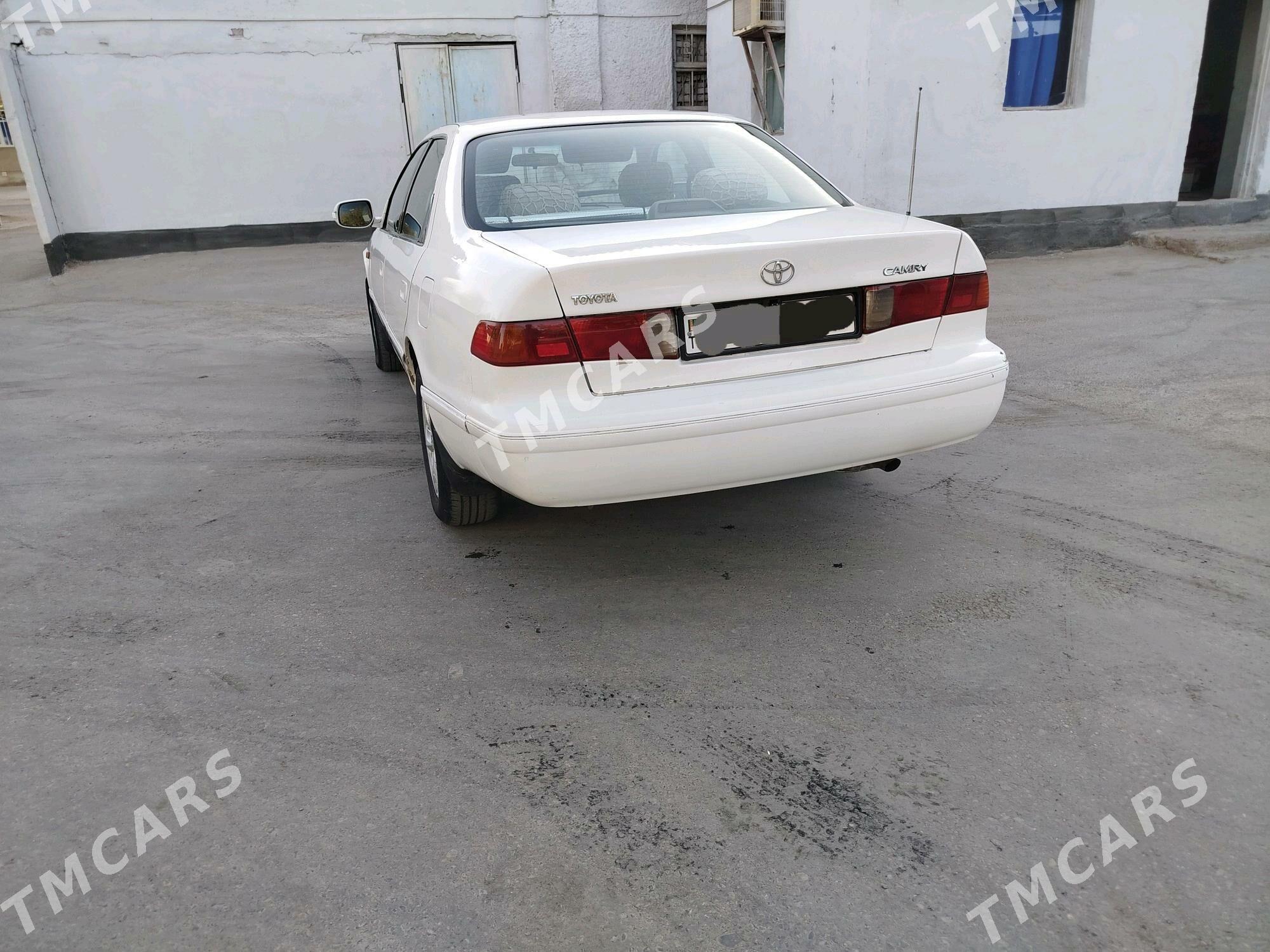 Toyota Camry 2000 - 125 000 TMT - Теджен - img 3