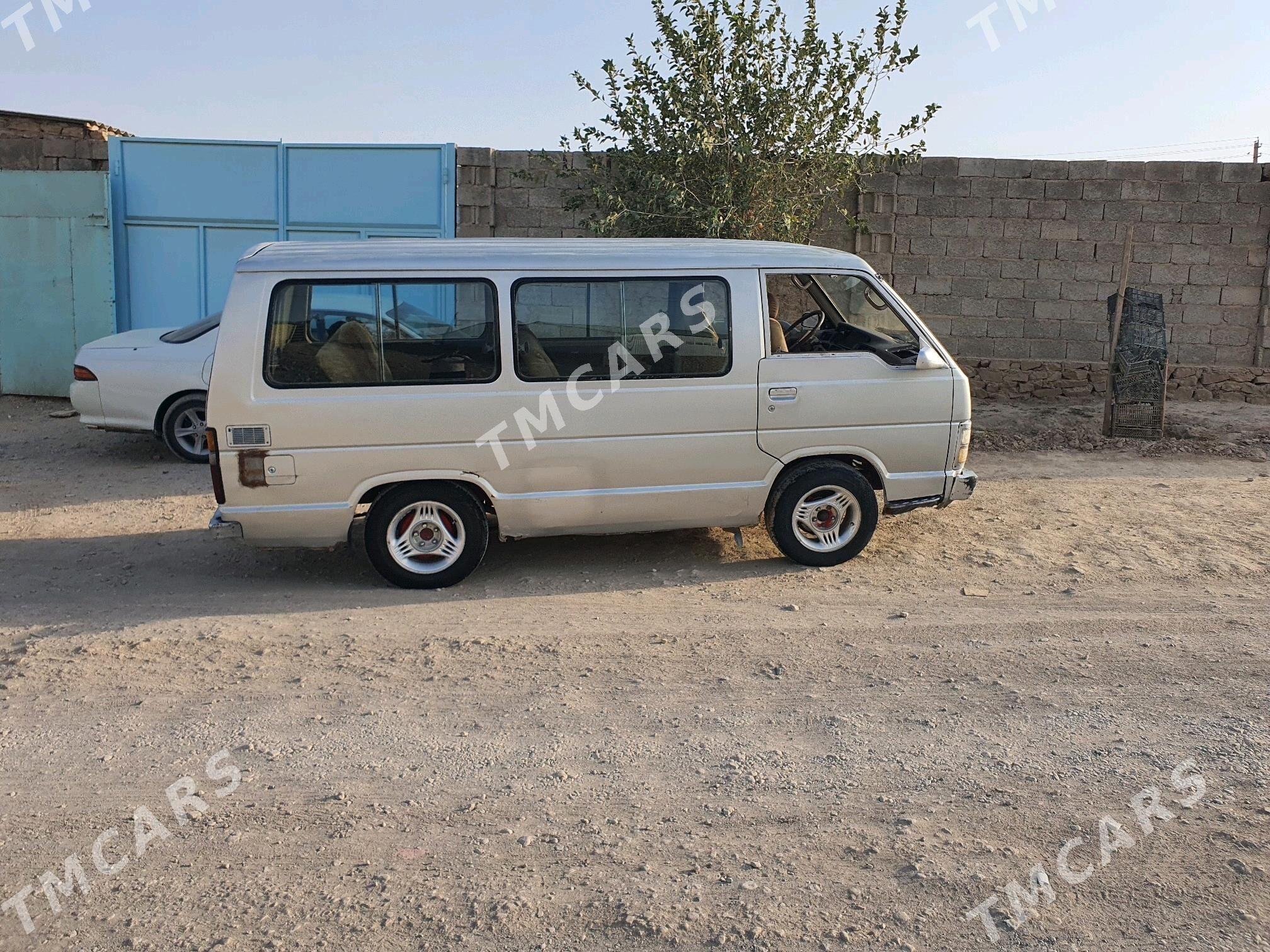 Toyota Hiace 1988 - 30 000 TMT - Магданлы - img 8