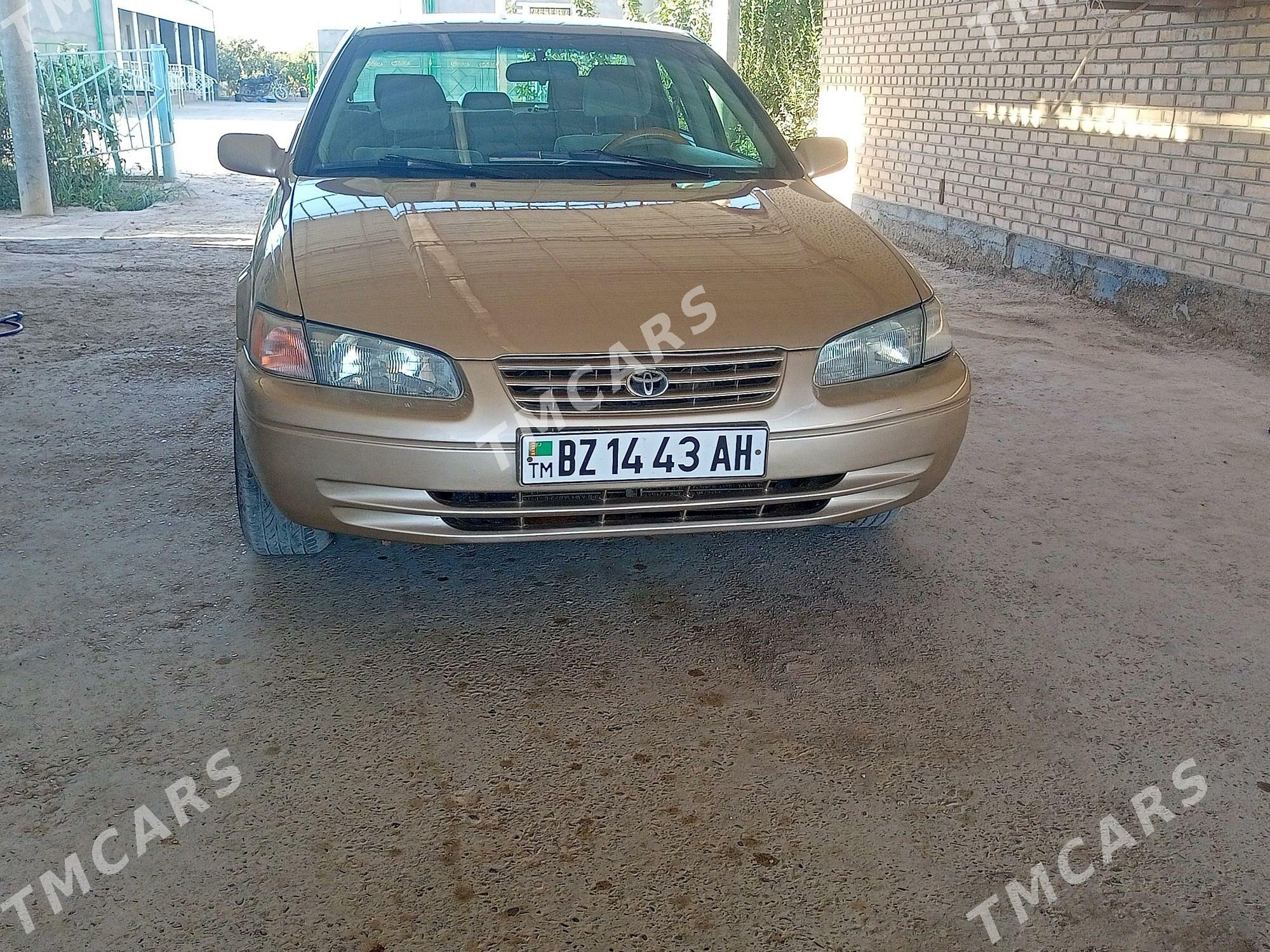 Toyota Camry 1999 - 125 000 TMT - Теджен - img 2