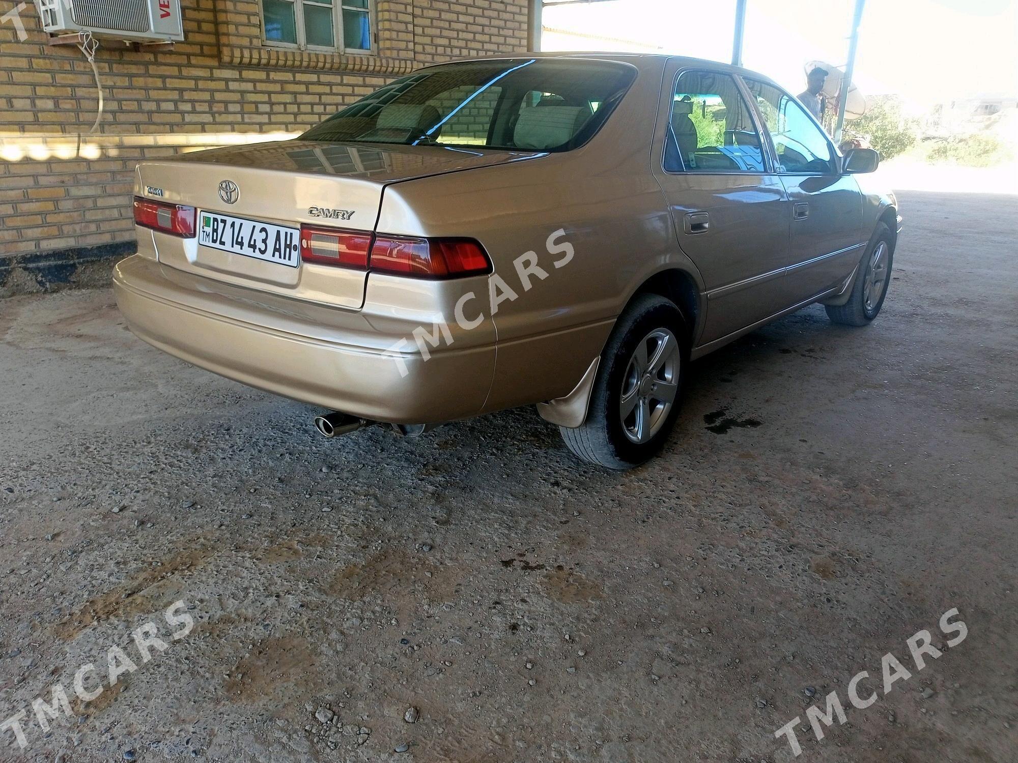 Toyota Camry 1999 - 125 000 TMT - Теджен - img 6