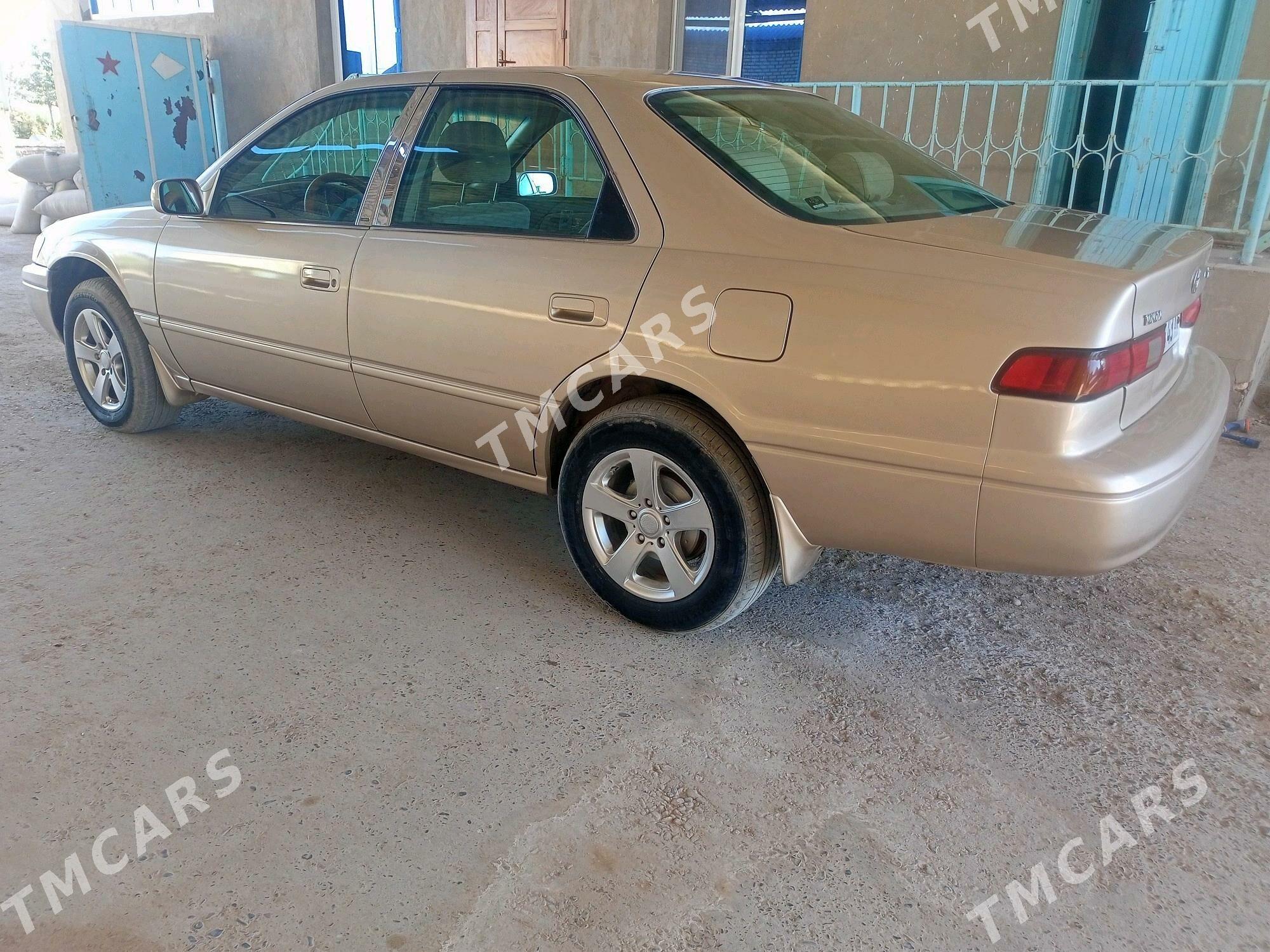Toyota Camry 1999 - 125 000 TMT - Теджен - img 7