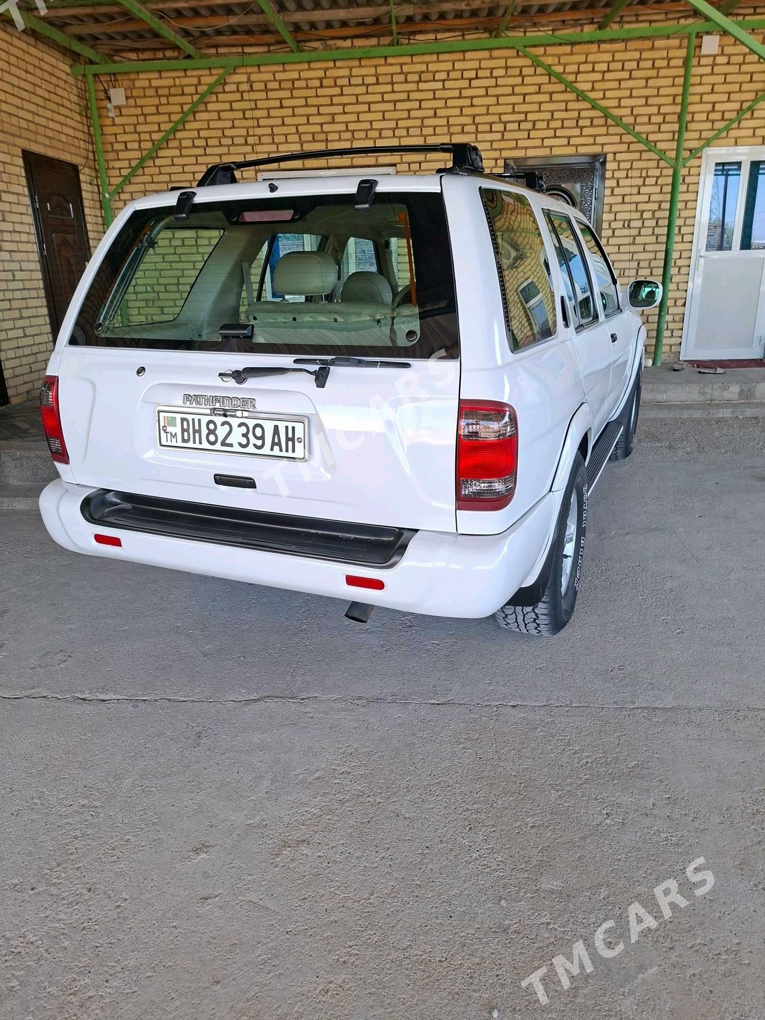 Nissan Pathfinder 2001 - 125 000 TMT - Ýaşlyk - img 7