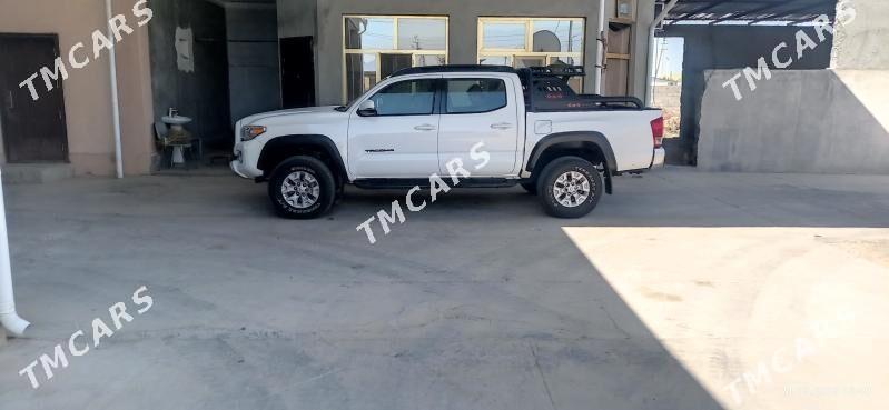 Toyota Tacoma Xtra 2017 - 370 000 TMT - Ашхабад - img 2