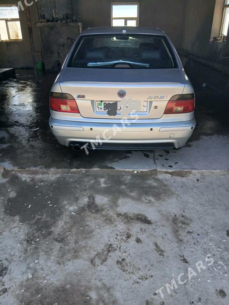 BMW E39 2003 - 130 000 TMT - Daşoguz - img 5