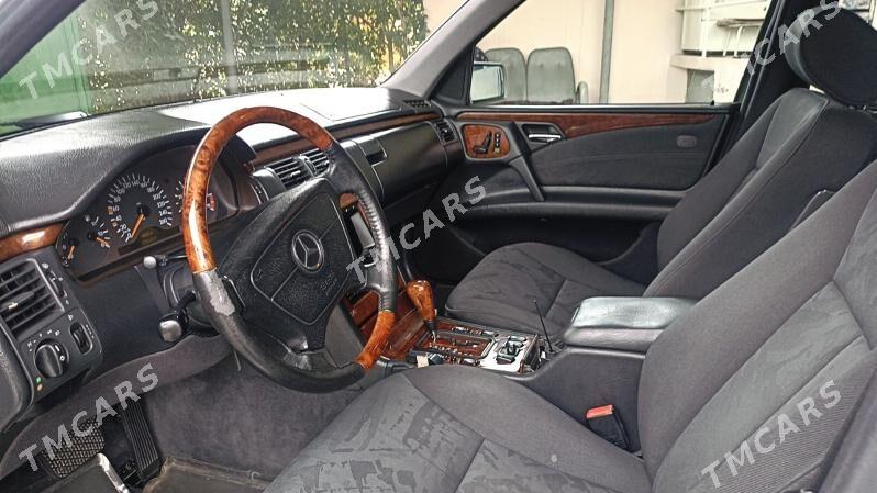 Mercedes-Benz E320 1999 - 125 000 TMT - Балканабат - img 6
