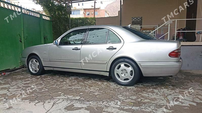 Mercedes-Benz E320 1999 - 125 000 TMT - Балканабат - img 4