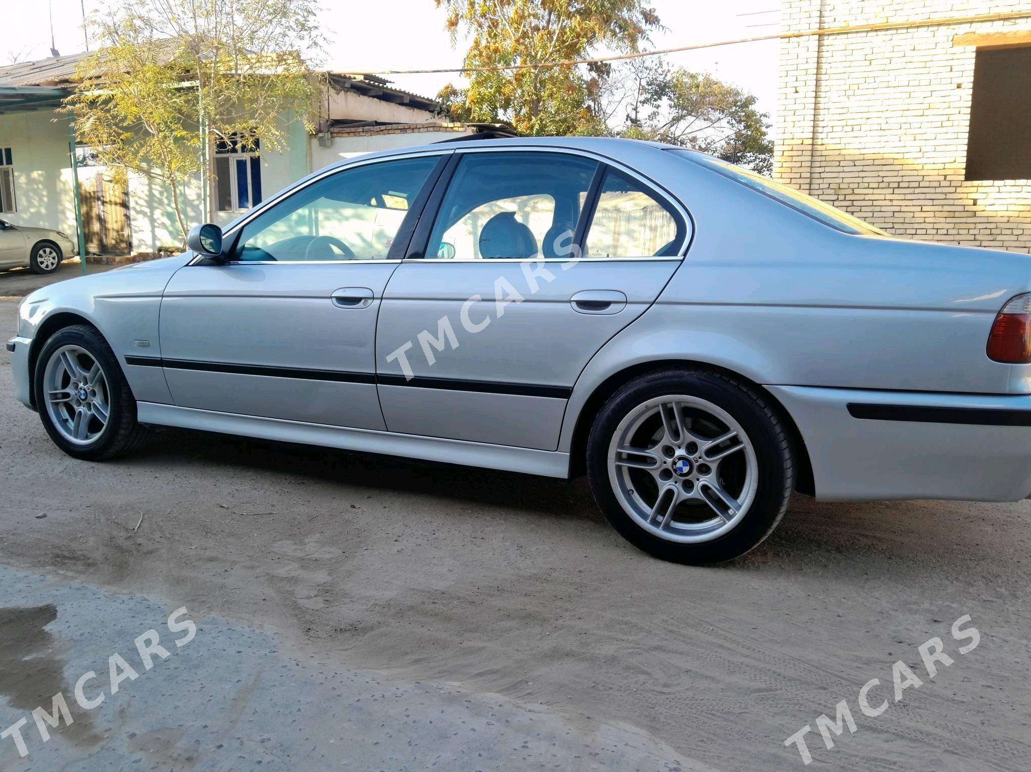 BMW E39 2003 - 135 000 TMT - Daşoguz - img 6