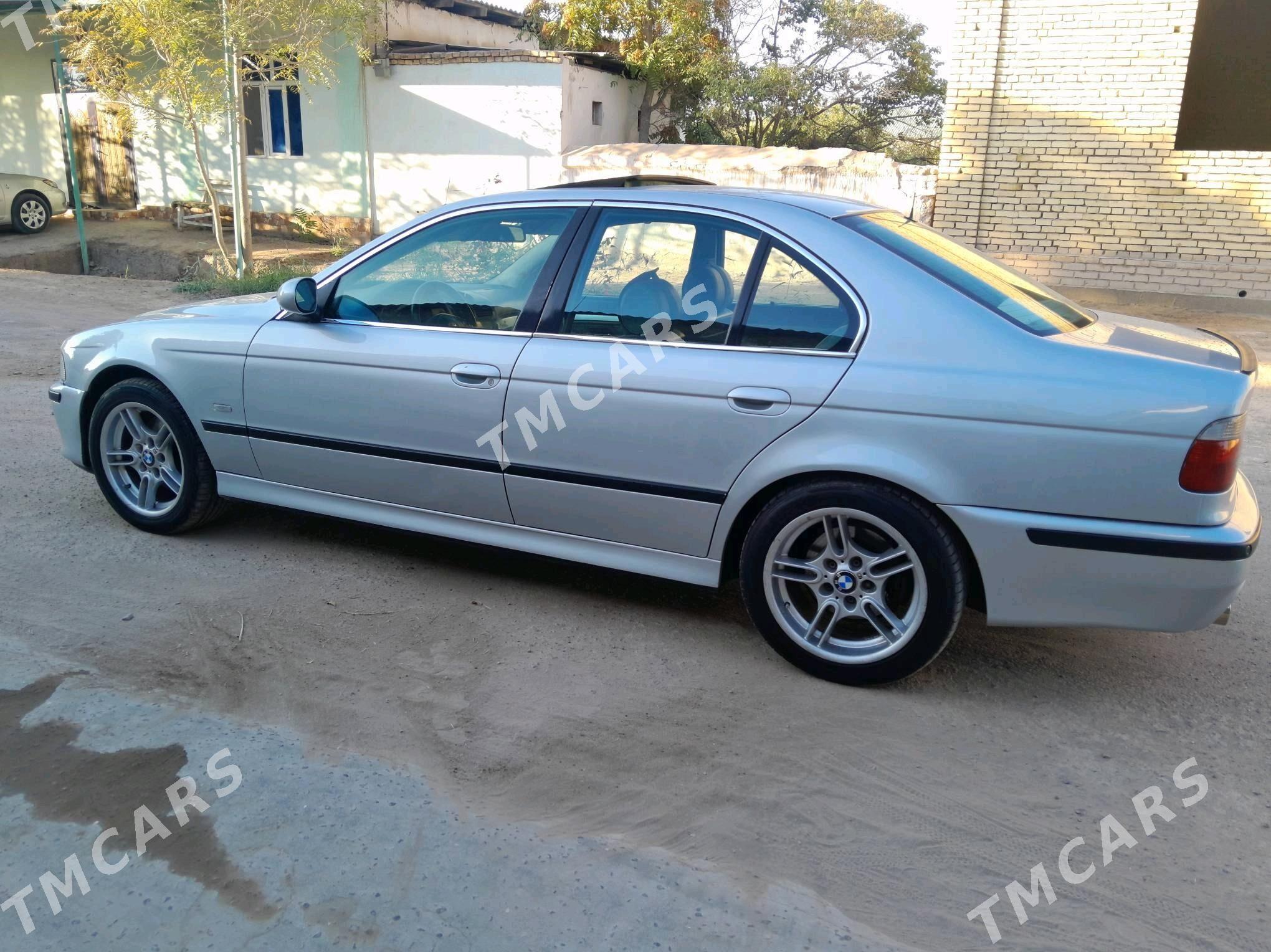 BMW E39 2003 - 135 000 TMT - Daşoguz - img 3