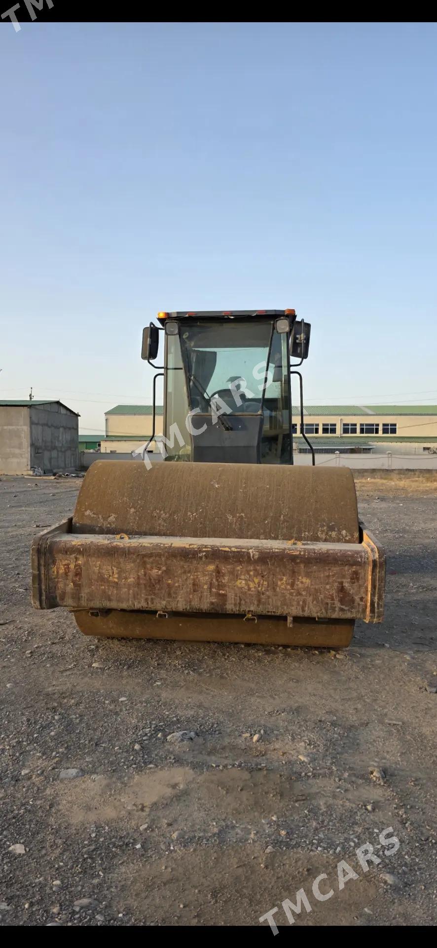 LiuGong CLG 6114E 2014 - 250 000 TMT - Ашхабад - img 3