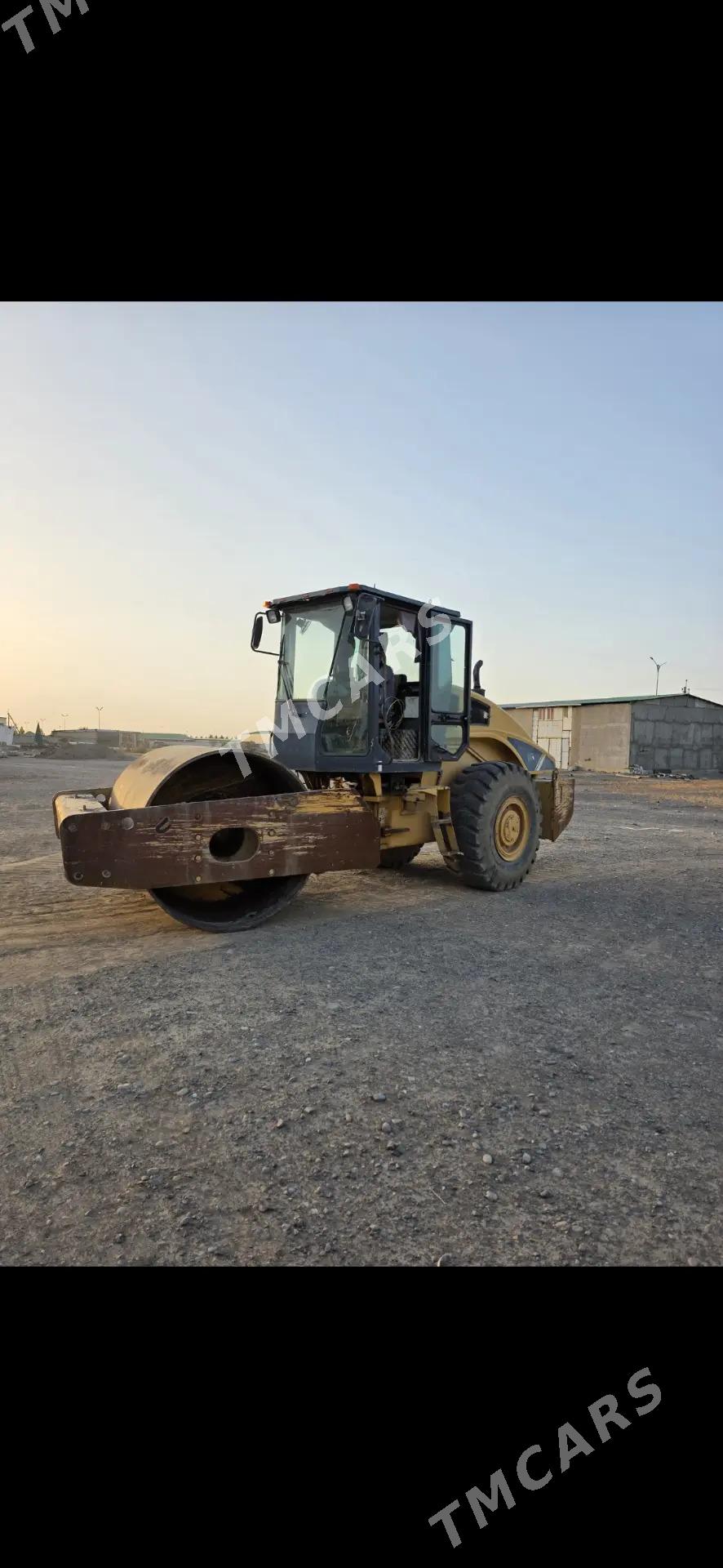 LiuGong CLG 6114E 2014 - 250 000 TMT - Ашхабад - img 5