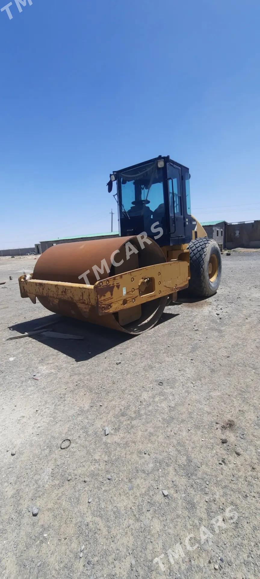 Caterpillar Dozer 2013 - 600 000 TMT - Ашхабад - img 2