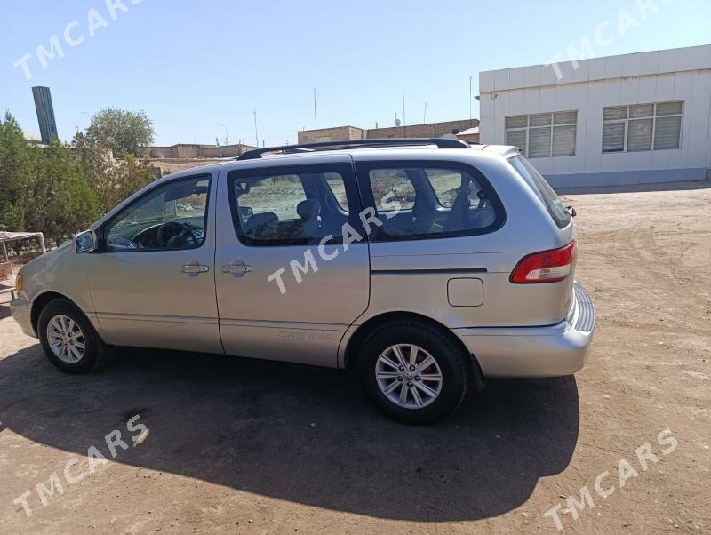 Toyota Sienna 2002 - 160 000 TMT - Дашогуз - img 1