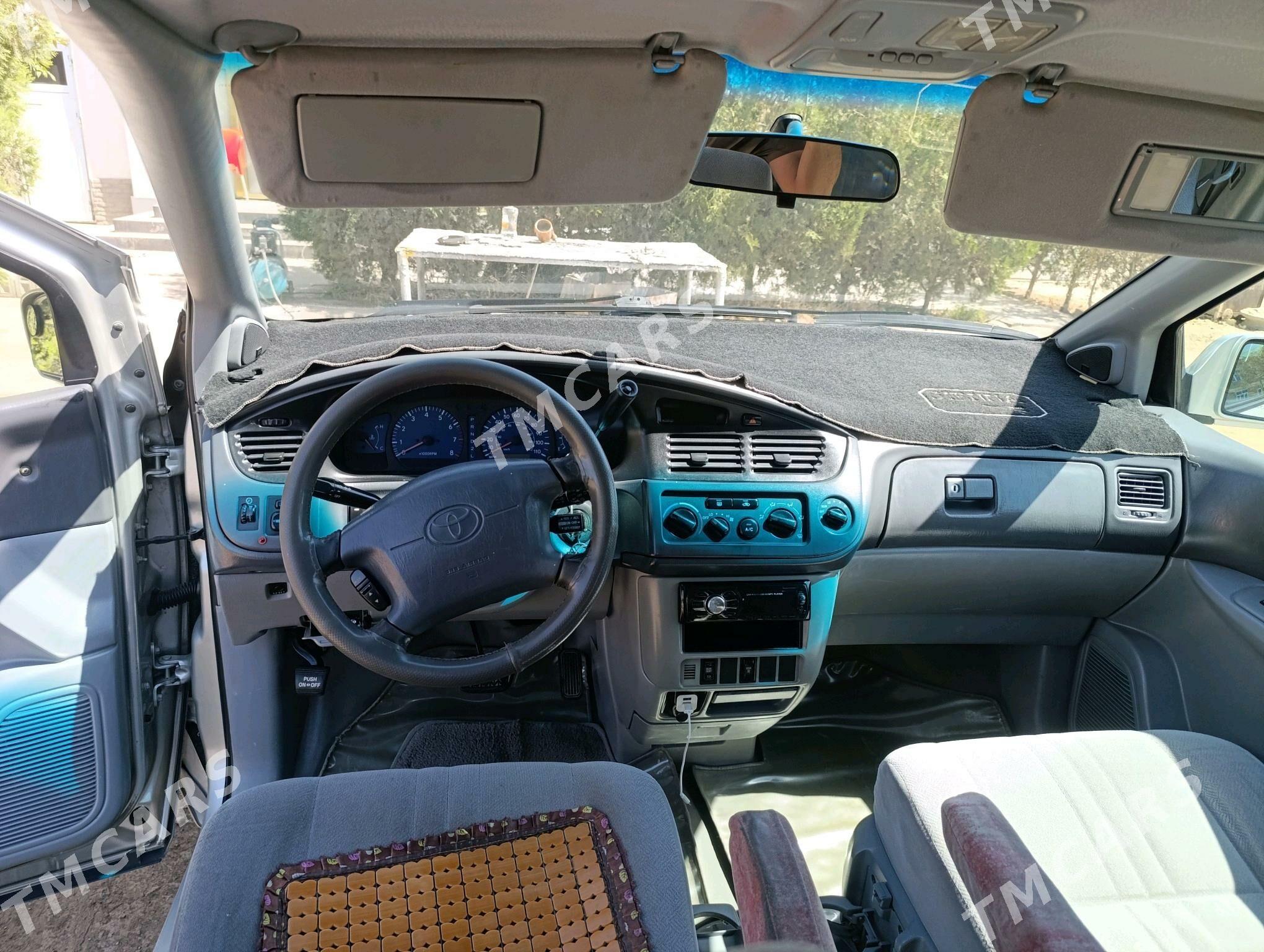 Toyota Sienna 2002 - 160 000 TMT - Дашогуз - img 6
