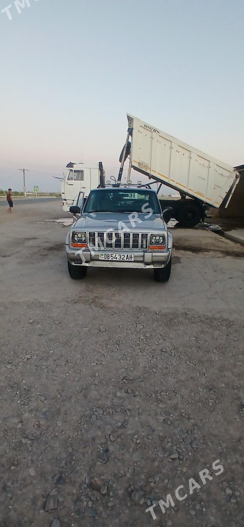 Jeep Cherokee 2001 - 45 000 TMT - Серахс - img 1
