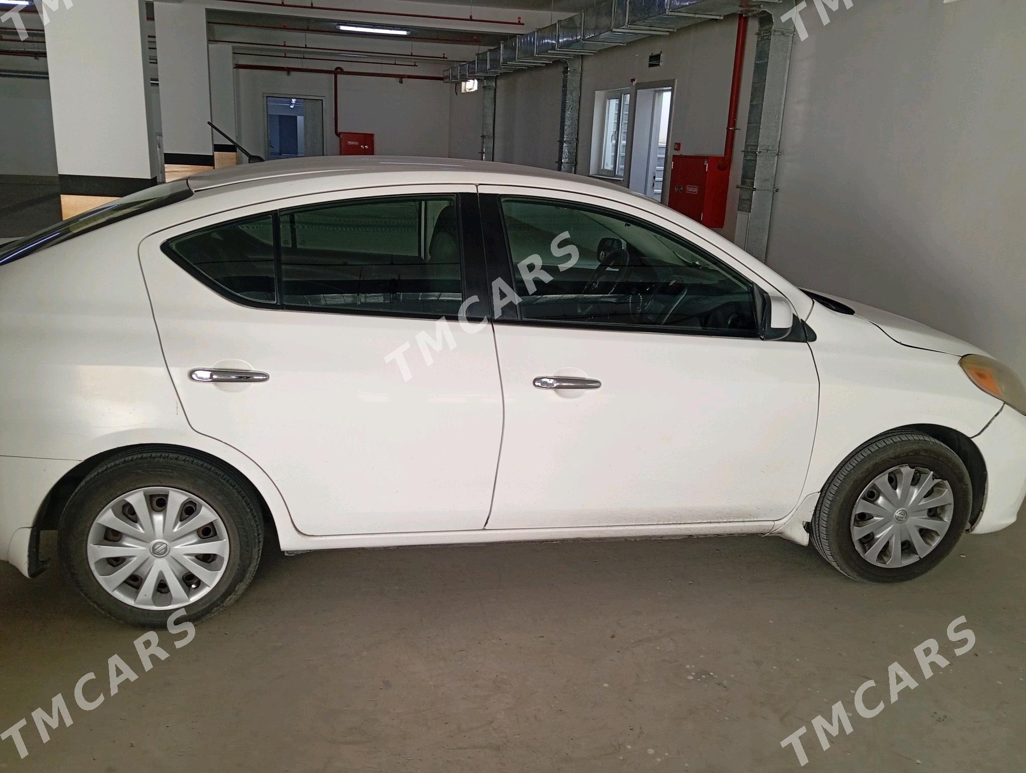 Nissan Versa 2012 - 115 000 TMT - Ашхабад - img 4