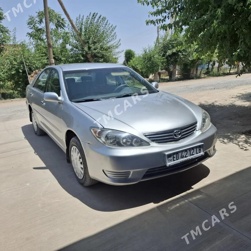 Toyota Camry 2004 - 165 000 TMT - Halaç - img 2