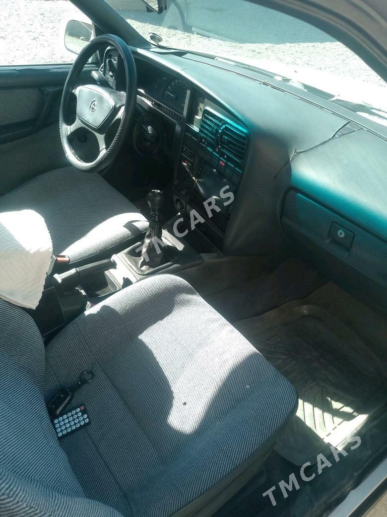 Opel Omega 1988 - 28 000 TMT - Bäherden - img 5