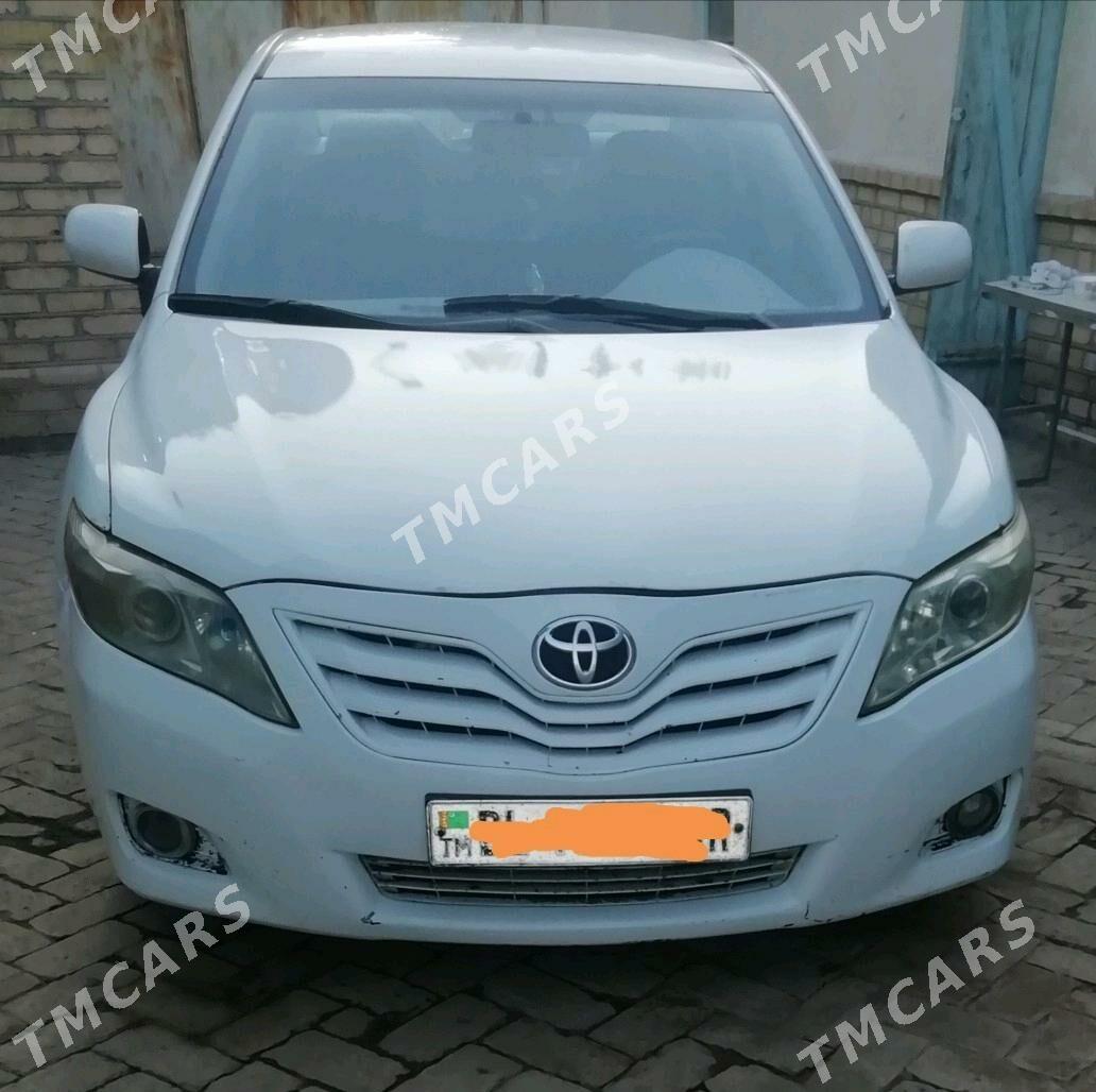 Toyota Camry 2010 - 140 000 TMT - Ёлётен - img 3