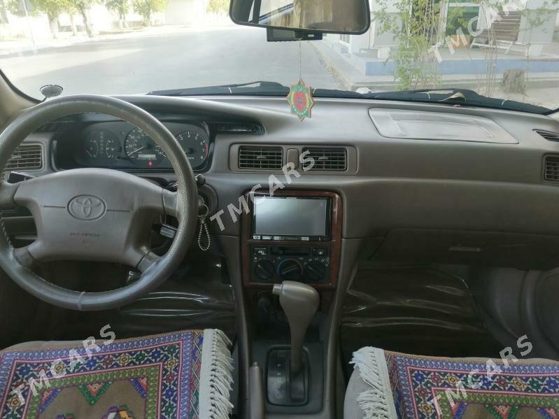 Toyota Camry 1999 - 132 000 TMT - Балканабат - img 4