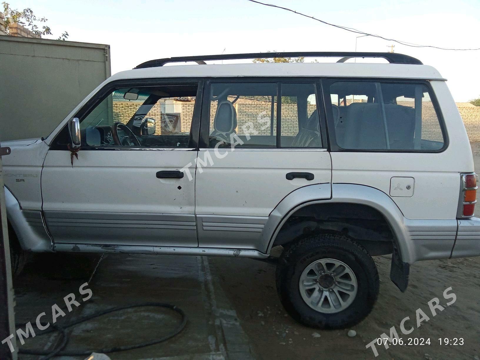 Mitsubishi Montero 1995 - 34 000 TMT - Байрамали - img 7