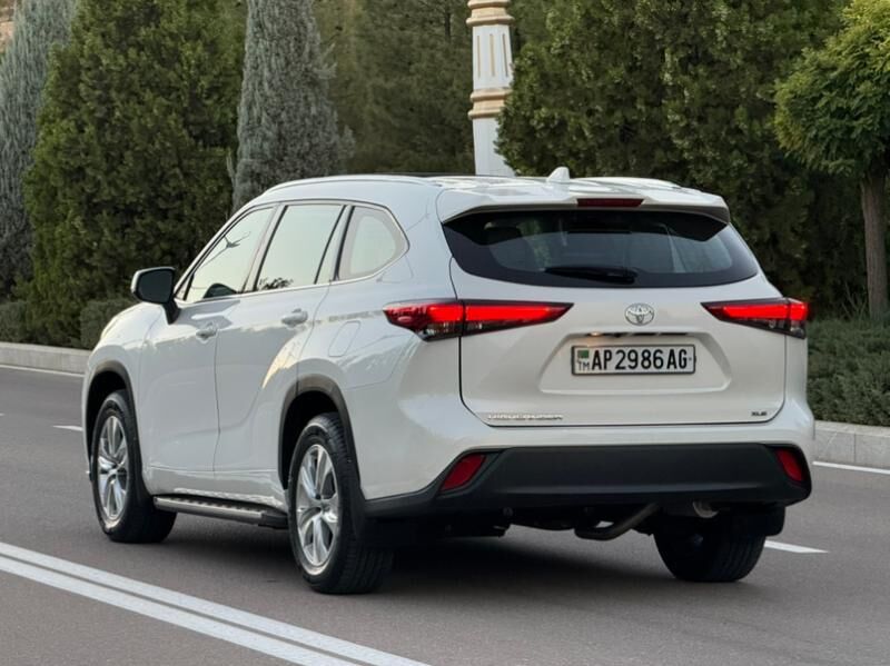 Toyota Highlander 2022 - 555 000 TMT - Ашхабад - img 4