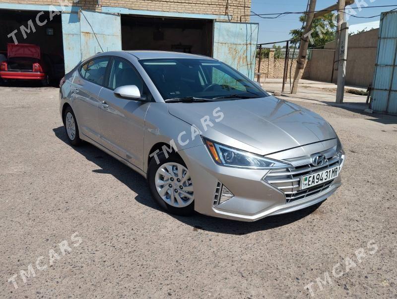 Hyundai Elantra 2019 - 220 000 TMT - Ёлётен - img 4