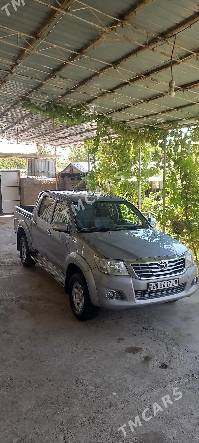 Toyota Hilux 2015 - 390 000 TMT - Gumdag - img 3