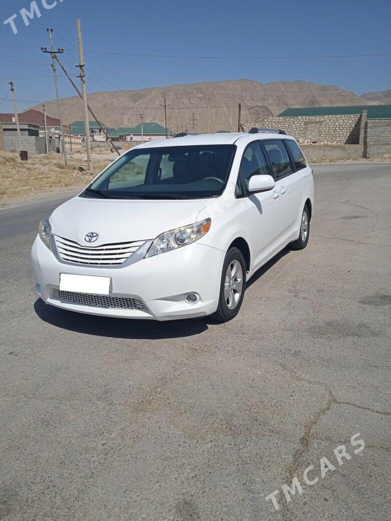 Toyota Sienna 2010 - 300 000 TMT - Balkanabat - img 6