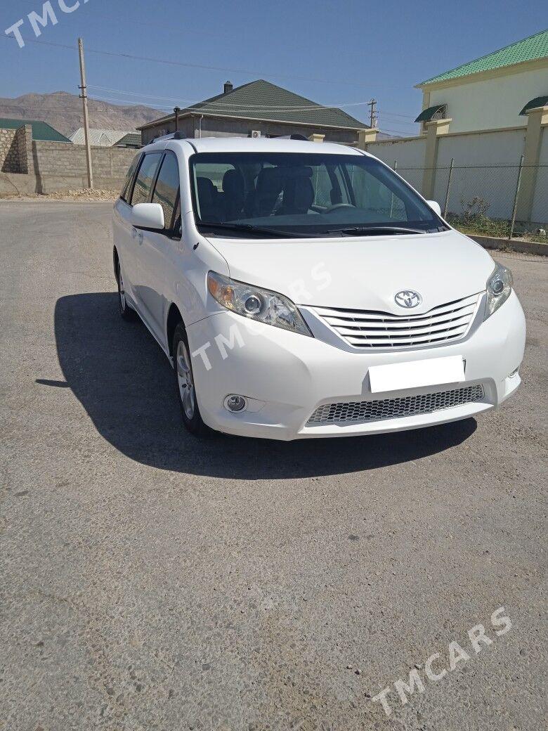 Toyota Sienna 2010 - 300 000 TMT - Balkanabat - img 4
