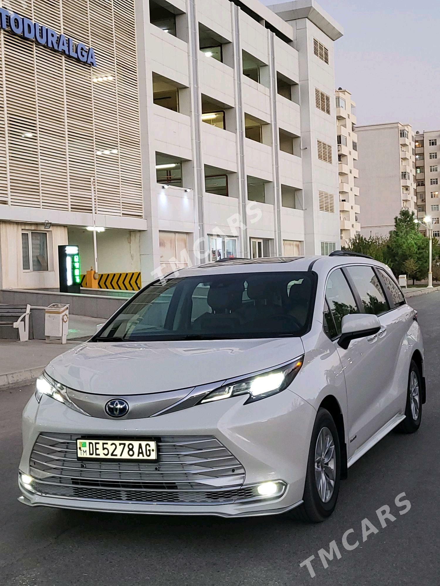 Toyota Sienna 2021 - 615 000 TMT - Aşgabat - img 3