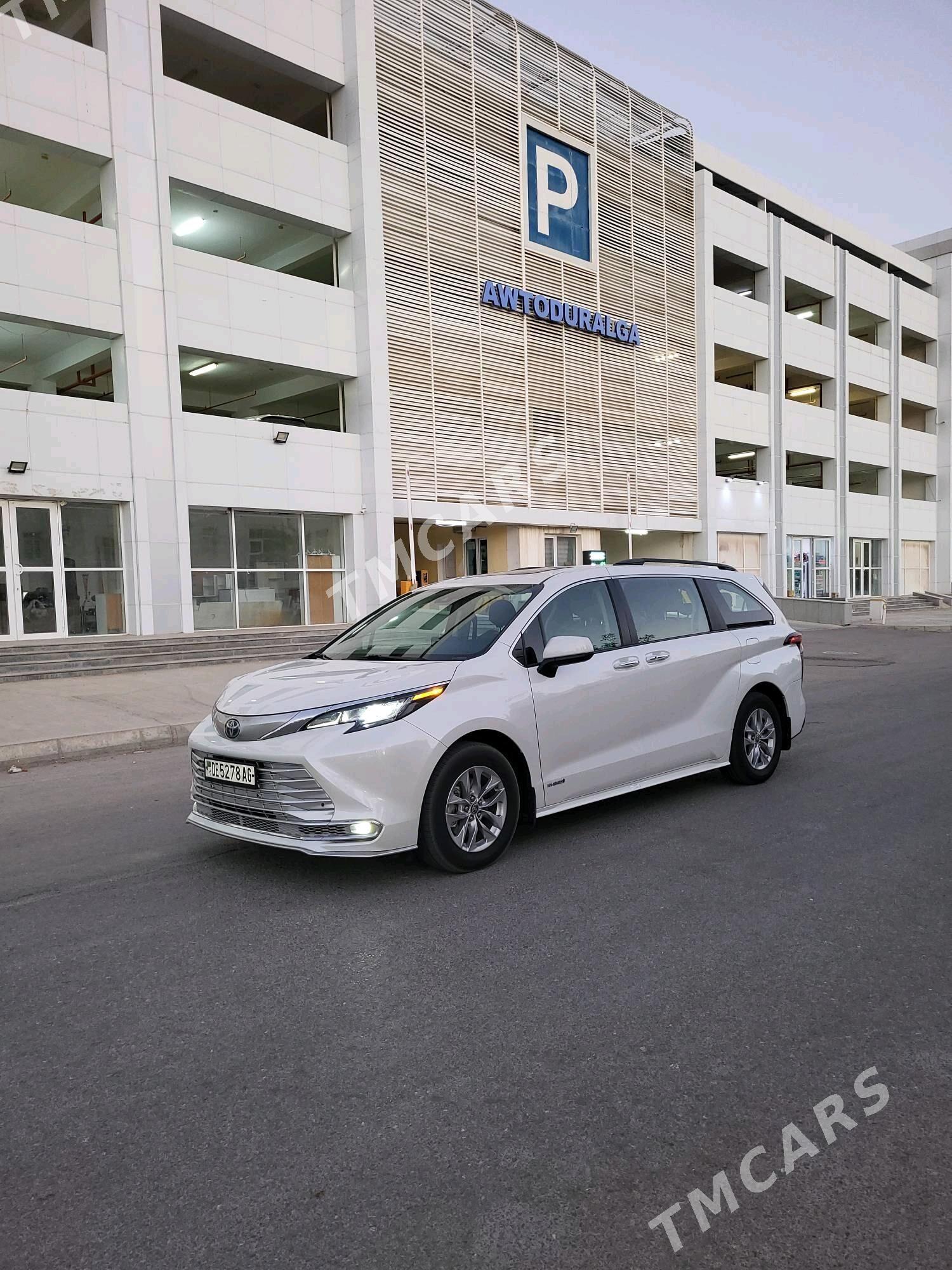 Toyota Sienna 2021 - 615 000 TMT - Aşgabat - img 9