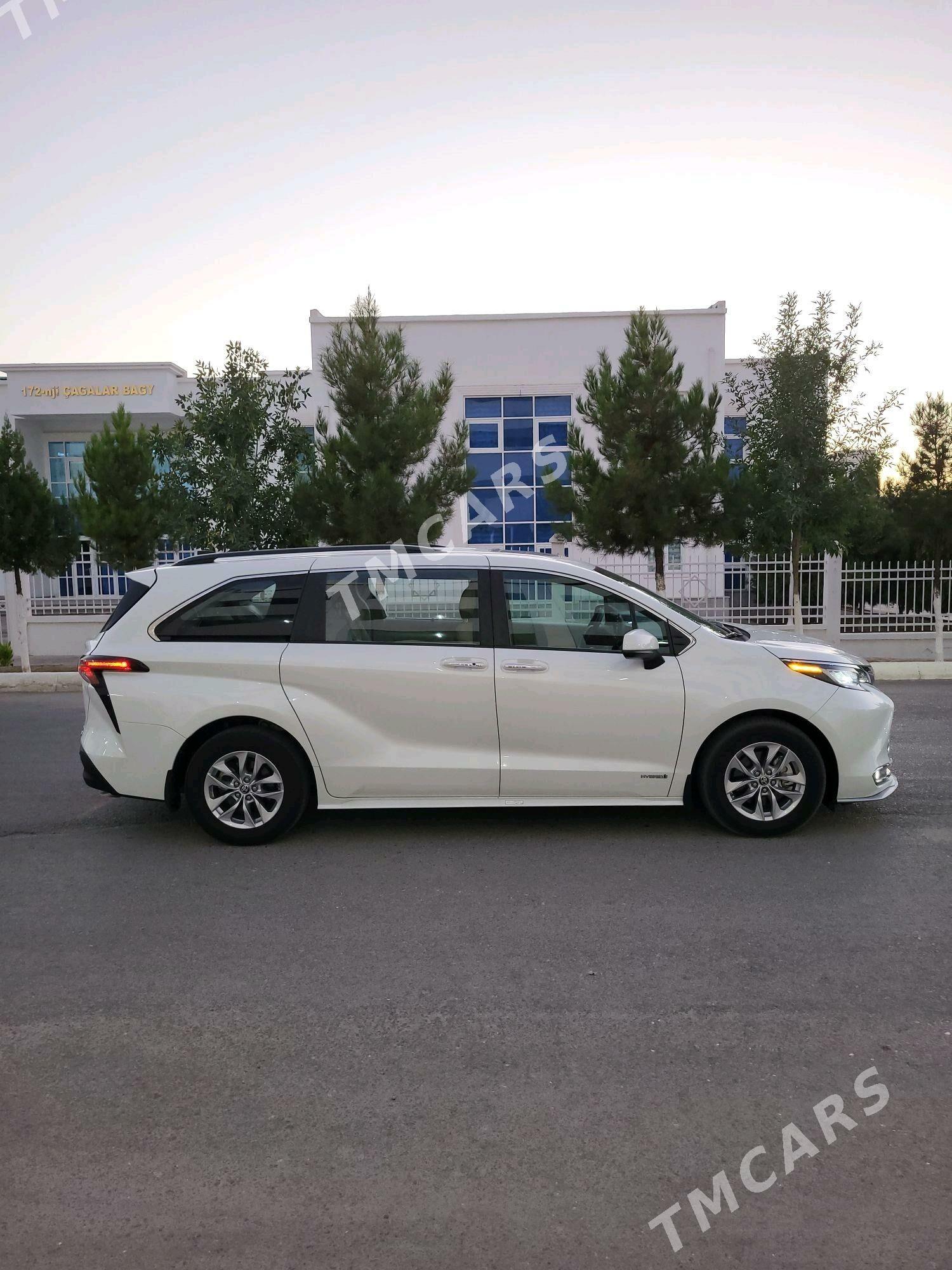 Toyota Sienna 2021 - 615 000 TMT - Aşgabat - img 4
