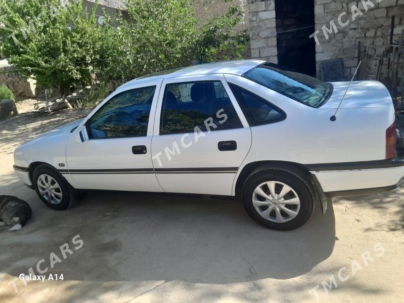 Opel Vectra 1990 - 35 000 TMT - Magdanly - img 5