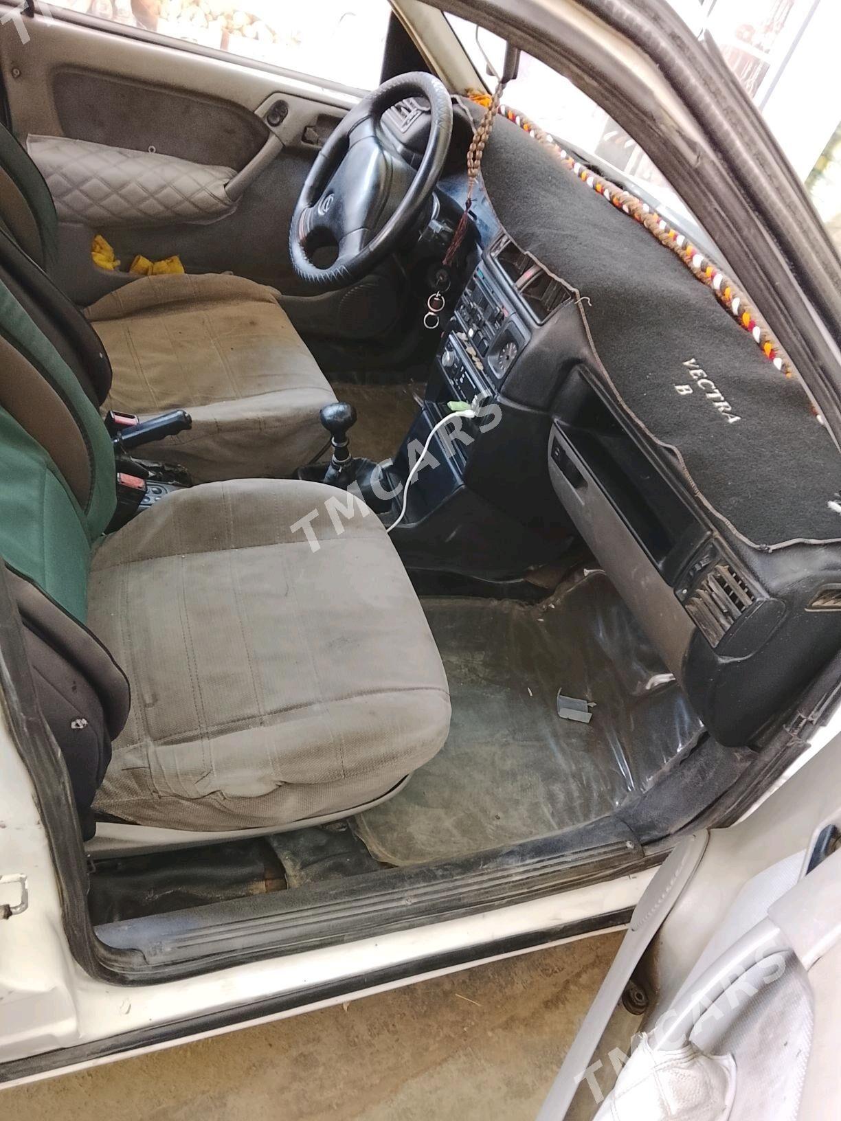 Opel Vectra 1989 - 40 000 TMT - Bäherden - img 5