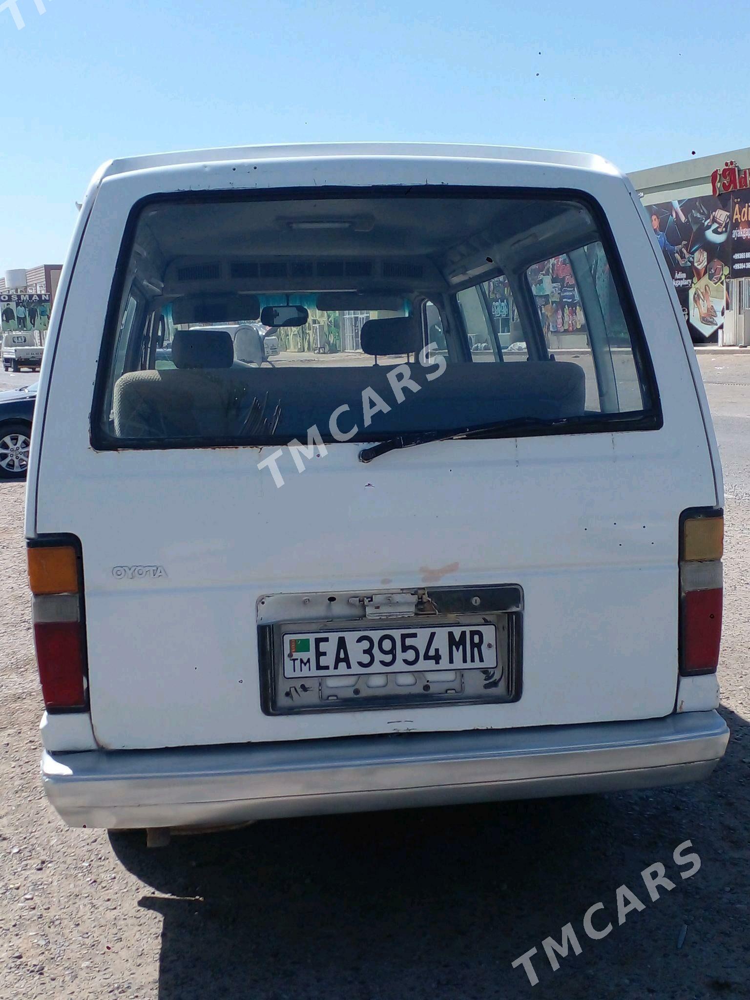 Toyota Hiace 1988 - 30 000 TMT - Мары - img 3
