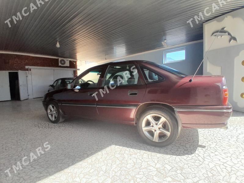 Opel Vectra 1994 - 40 000 TMT - Туркменабат - img 3