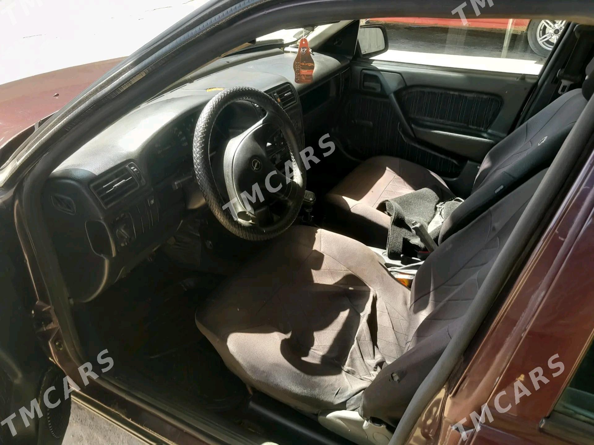 Opel Vectra 1993 - 40 000 TMT - Мары - img 5