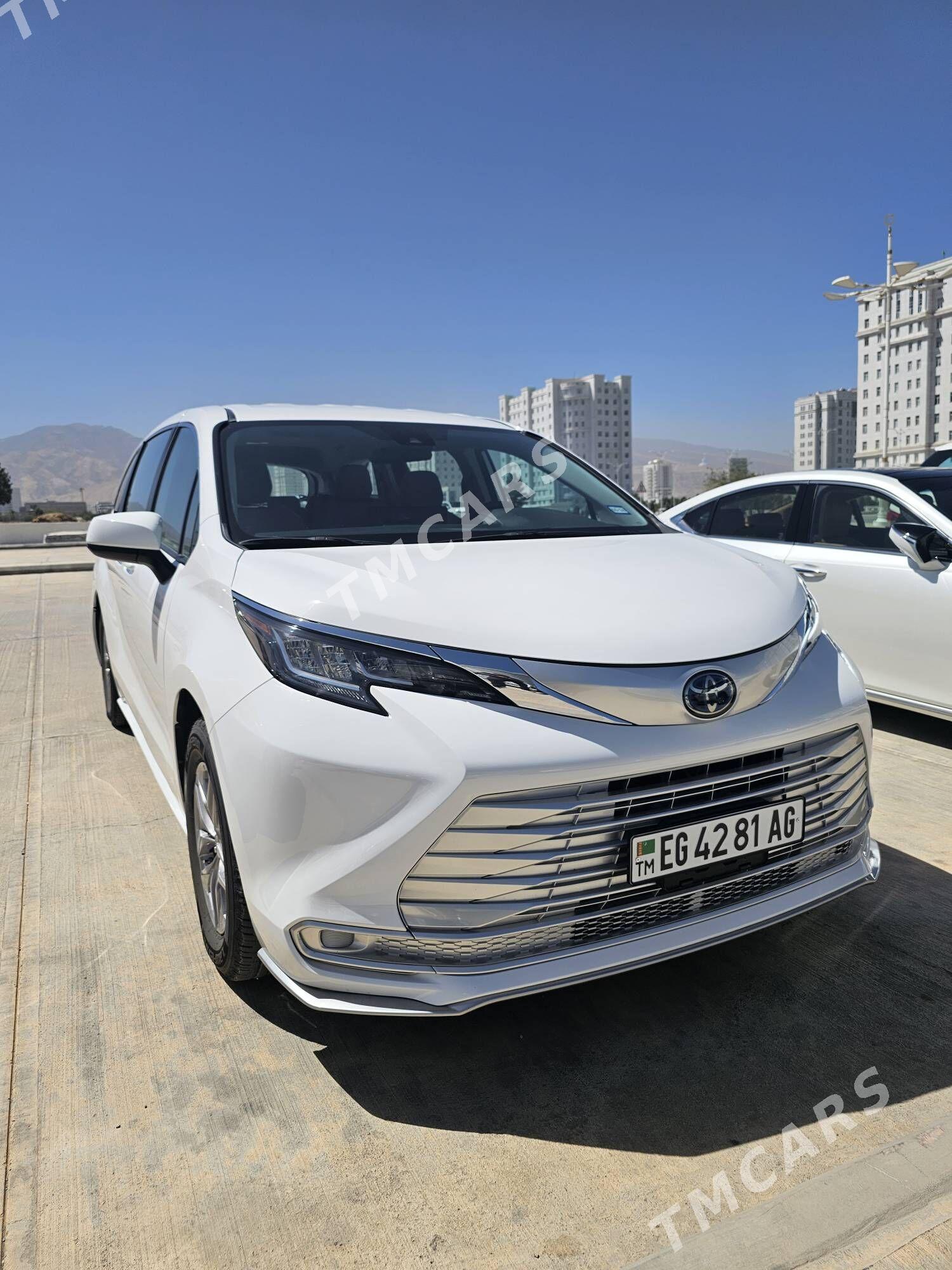 Toyota Sienna 2022 - 510 000 TMT - Ашхабад - img 2
