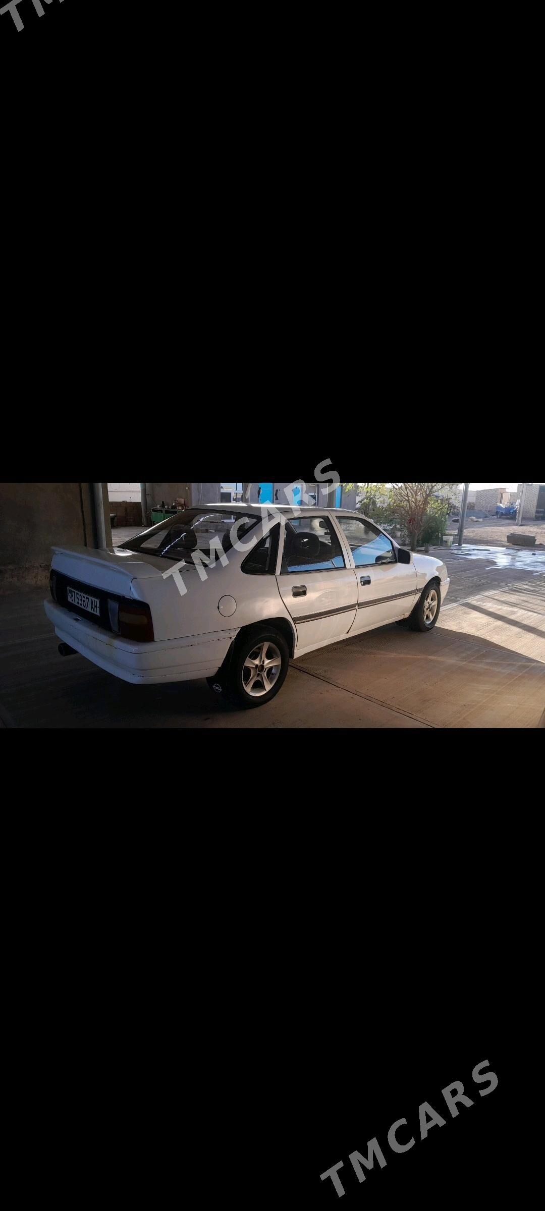 Opel Vectra 1990 - 28 000 TMT - Tejen - img 3