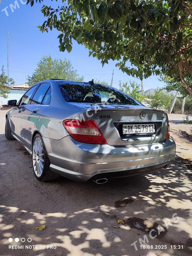 Mercedes-Benz C300 2009 - 220 000 TMT - Дашогуз - img 4