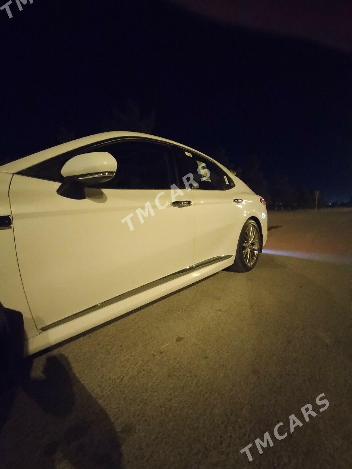 Toyota Camry 2021 - 525 000 TMT - Aşgabat - img 3