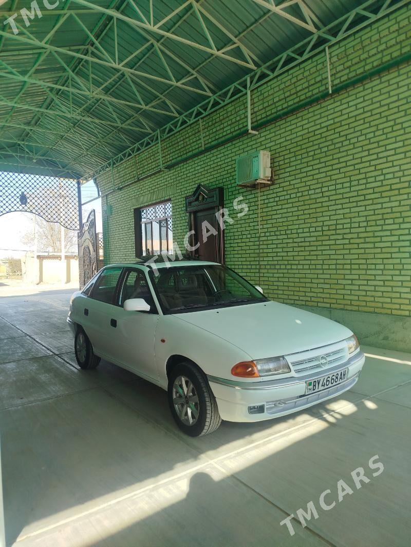 Opel Astra 1993 - 48 000 TMT - Bäherden - img 1