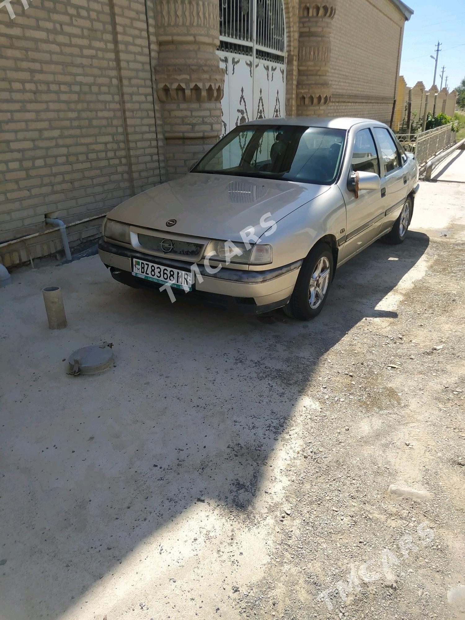 Opel Vectra 1989 - 25 000 TMT - Mary - img 2