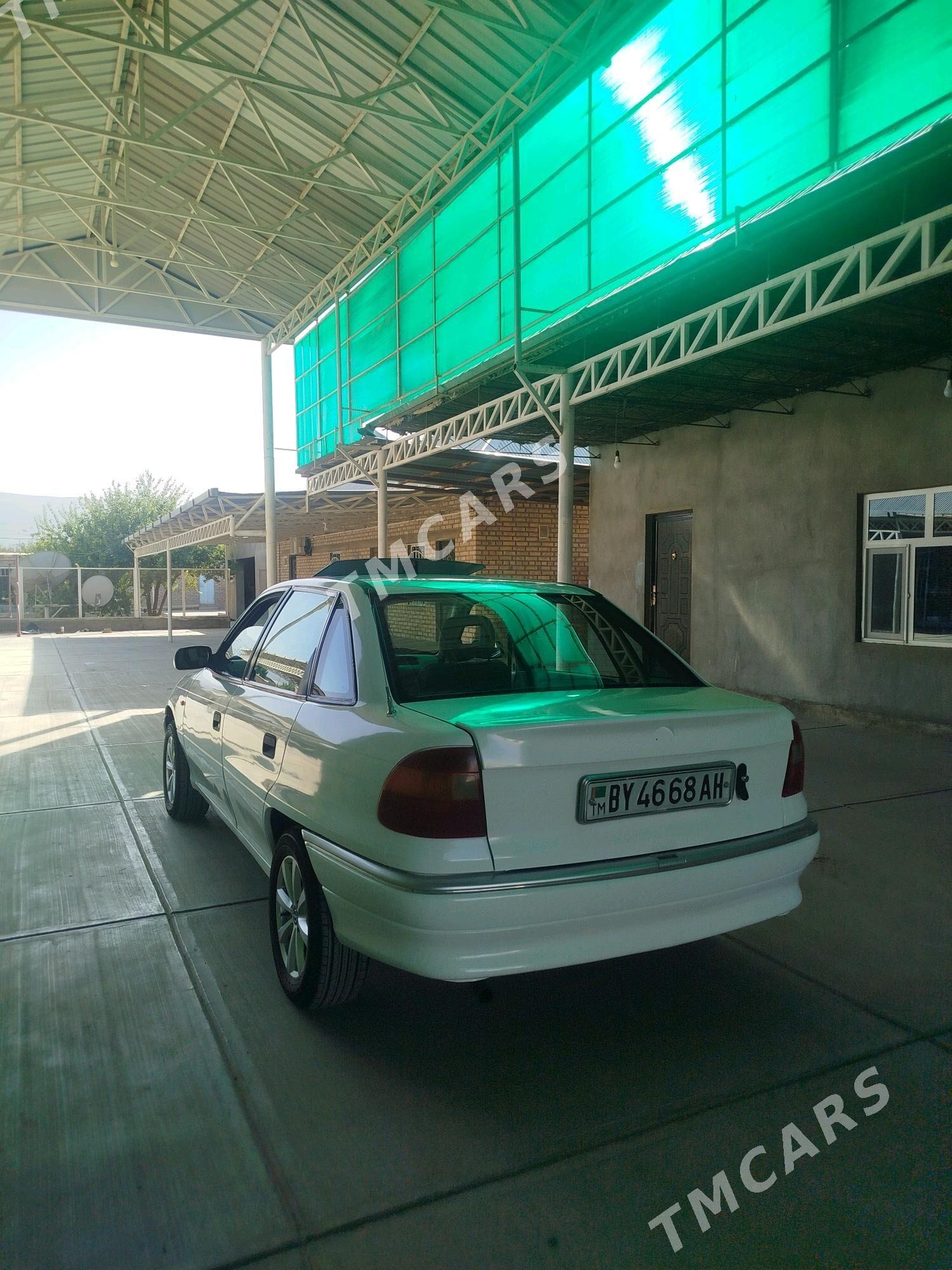 Opel Astra 1993 - 48 000 TMT - Bäherden - img 2