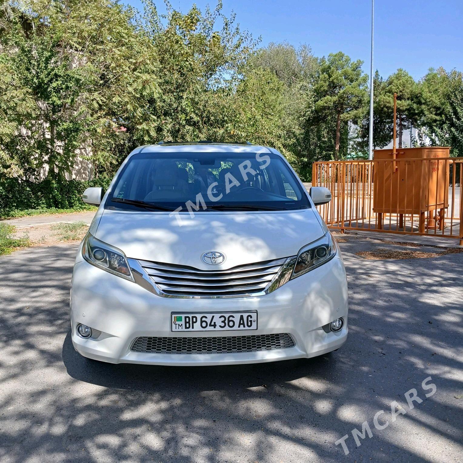 Toyota Sienna 2015 - 430 000 TMT - Гёкдепе - img 3