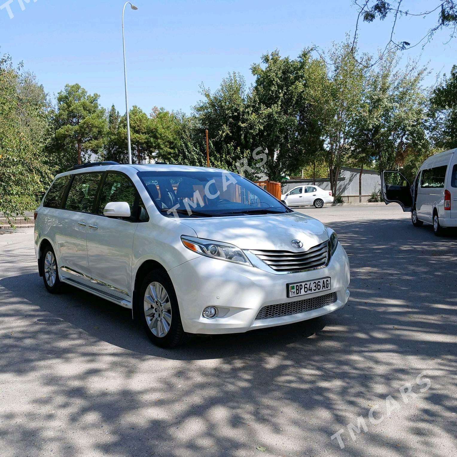 Toyota Sienna 2015 - 430 000 TMT - Гёкдепе - img 2