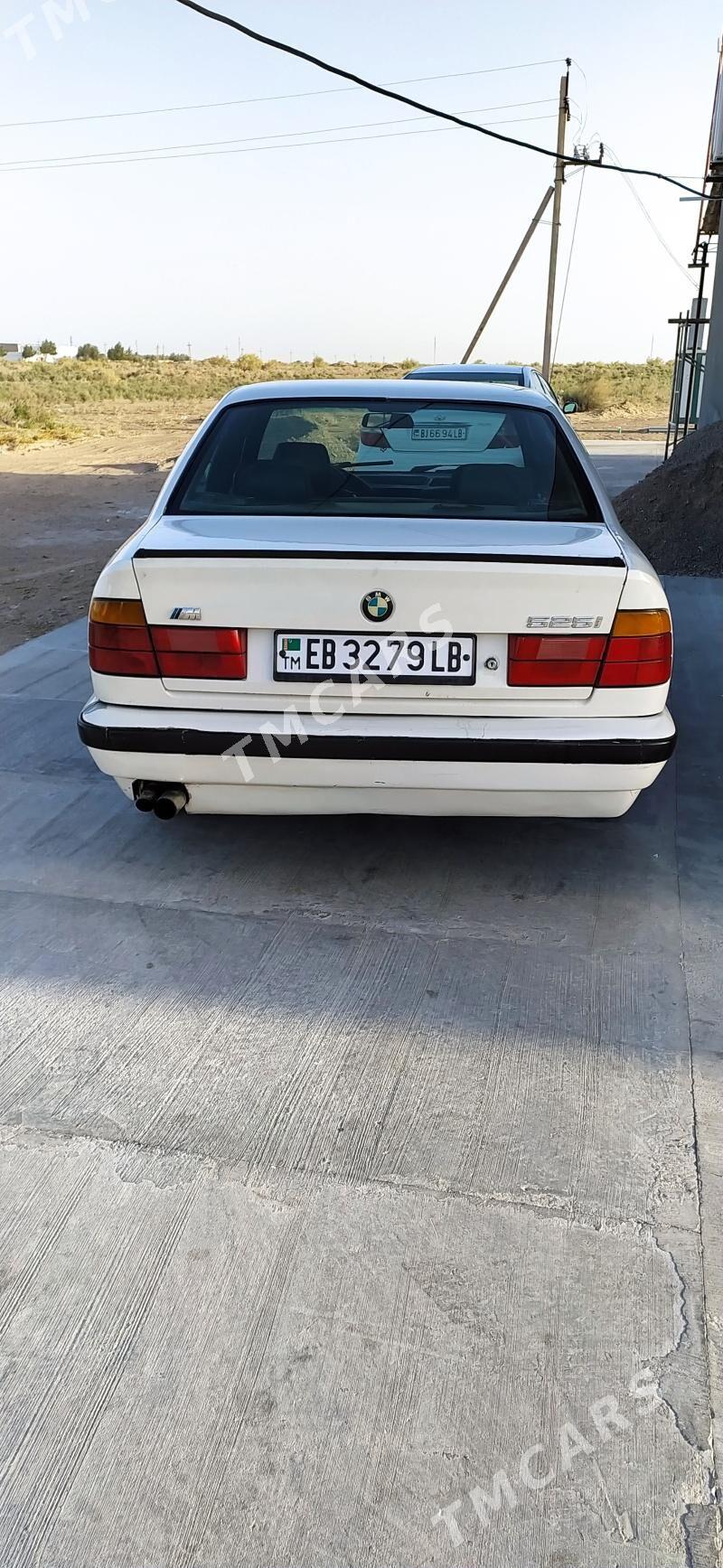 BMW 525 1990 - 39 000 TMT - Seýdi - img 4