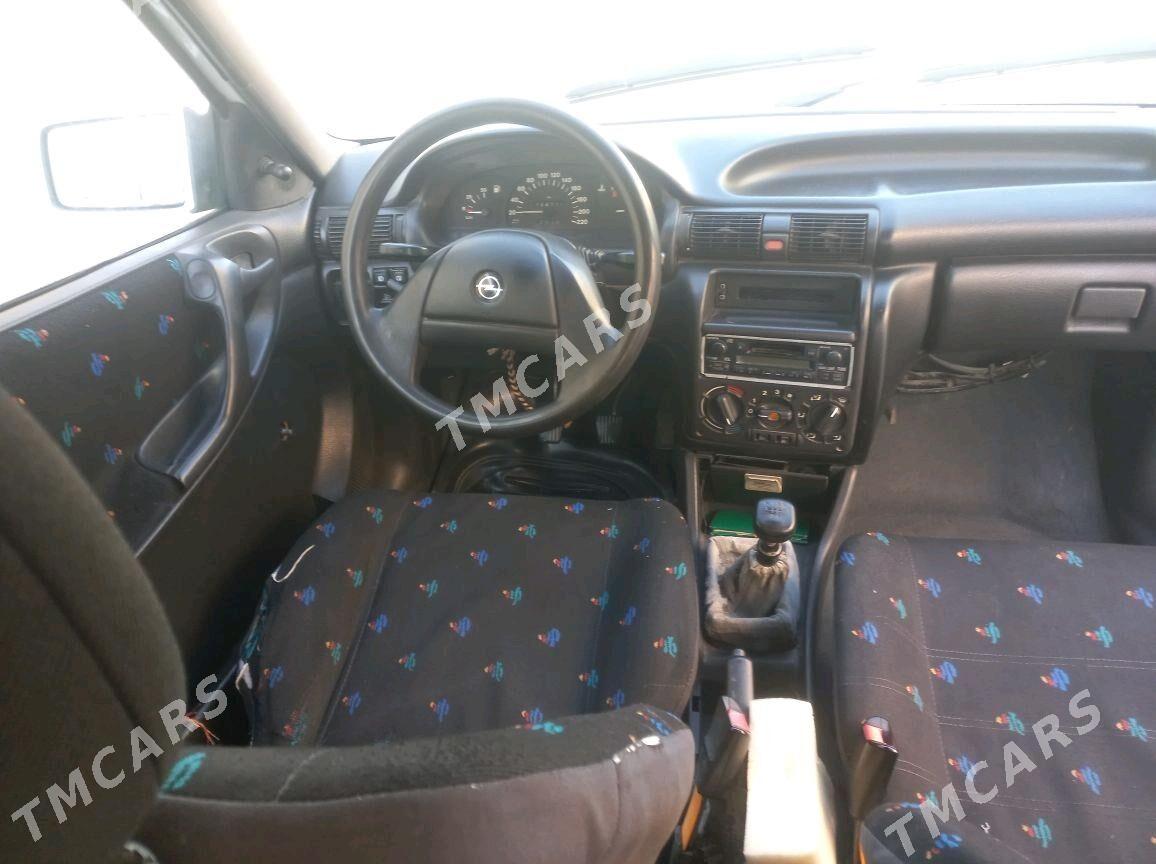 Opel Astra 1995 - 45 000 TMT - Bäherden - img 6